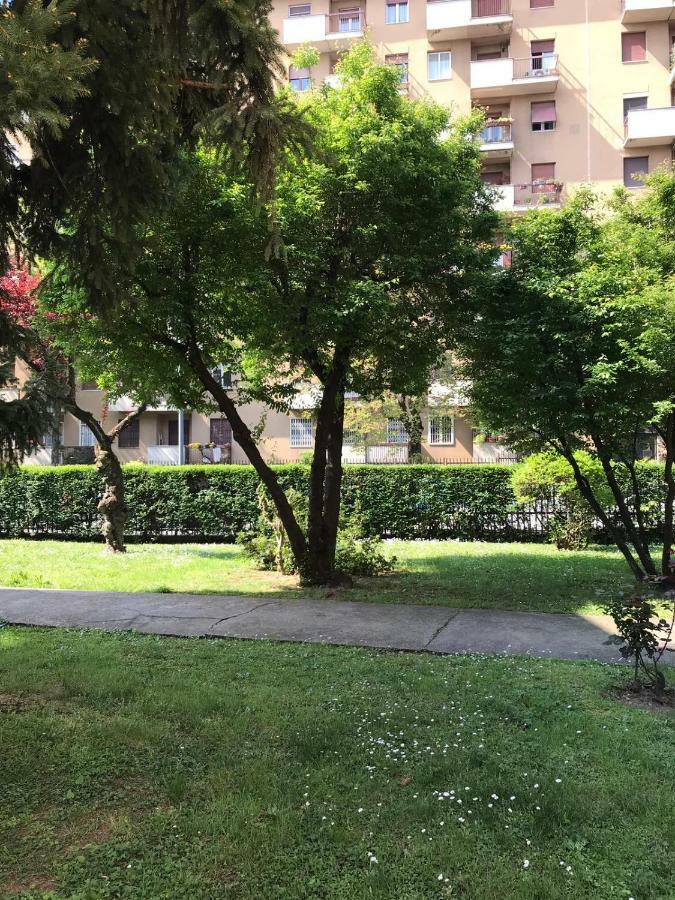 Bright Flat With Shared Garden Apartment Milan Bagian luar foto