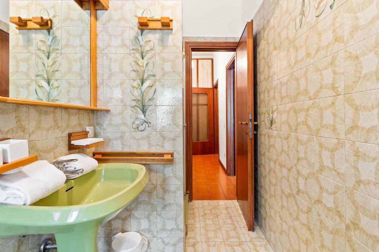 Bright Flat With Shared Garden Apartment Milan Bagian luar foto