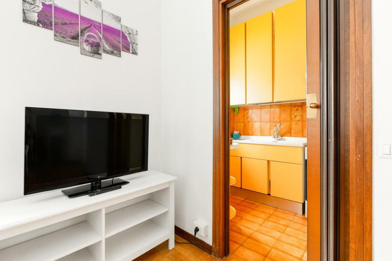 Bright Flat With Shared Garden Apartment Milan Bagian luar foto